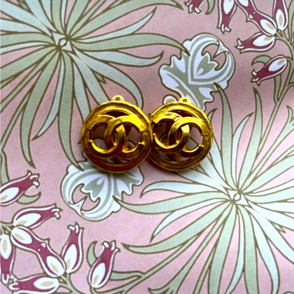 Vintage Chanel Clip on Earrings
